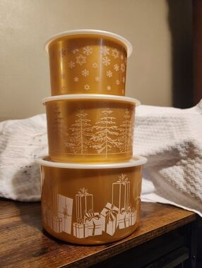 Tupperware Gold With Snowflakes Stacking Storage Bowl Set.